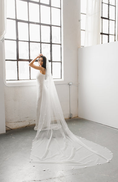 Daphne Newman Silk Tulle Drop Wedding Veil – Daphne Newman Design